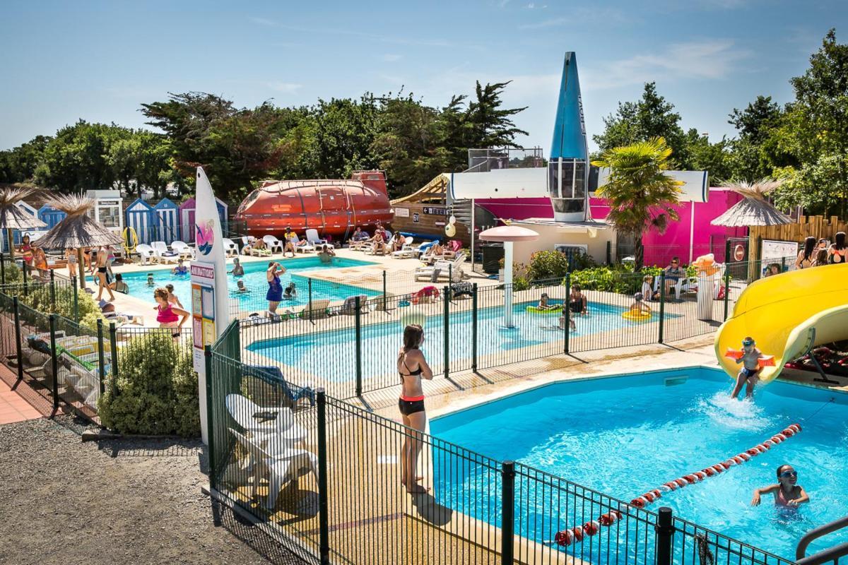Camping Insolite Le Haut Village Saint-Michel-Chef-Chef Bagian luar foto