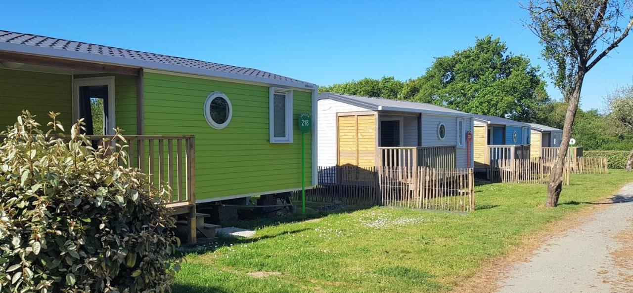 Camping Insolite Le Haut Village Saint-Michel-Chef-Chef Bagian luar foto