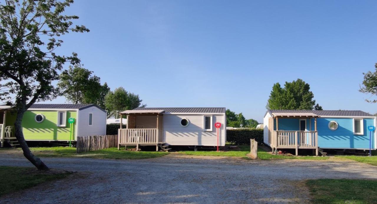 Camping Insolite Le Haut Village Saint-Michel-Chef-Chef Bagian luar foto