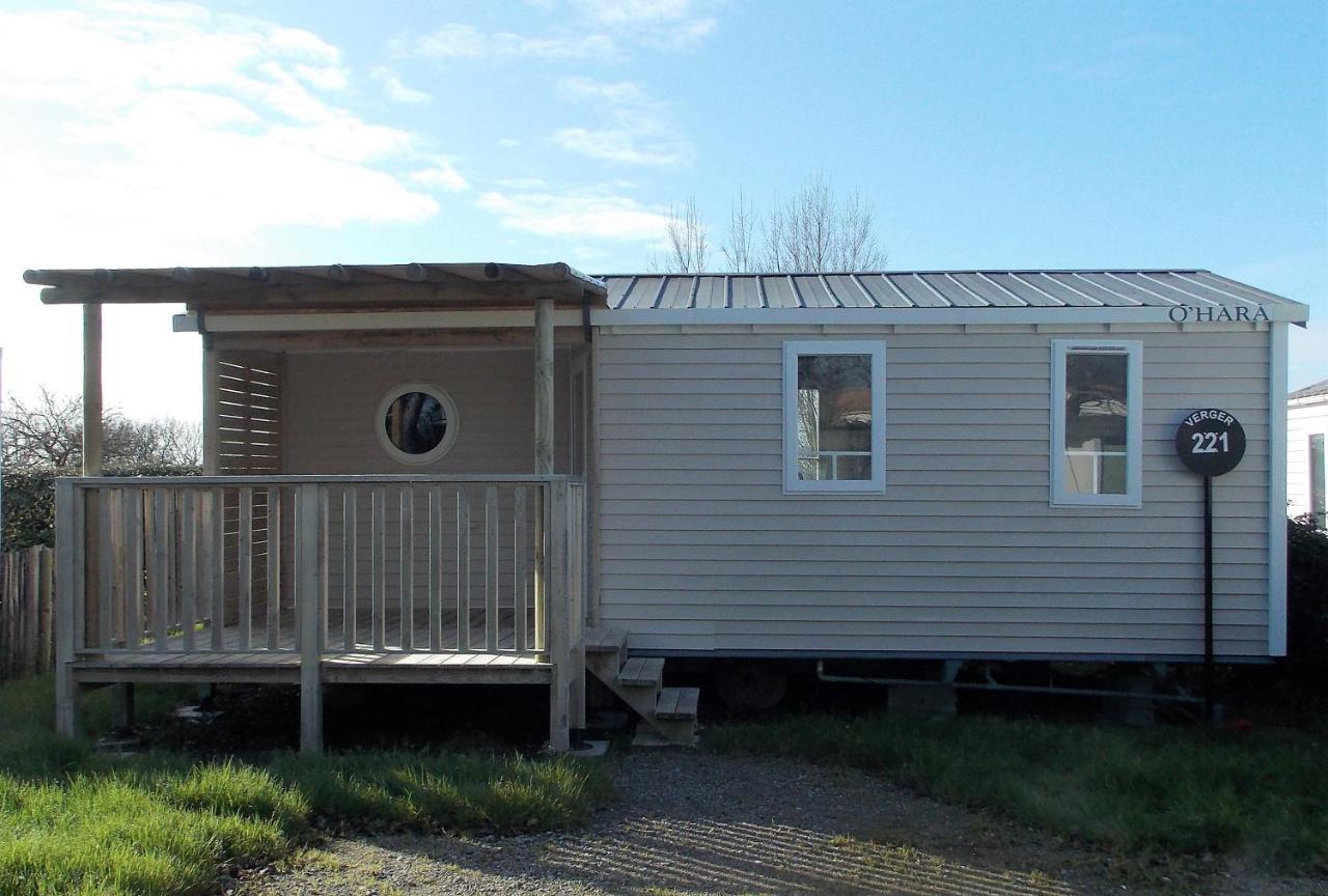 Camping Insolite Le Haut Village Saint-Michel-Chef-Chef Bagian luar foto