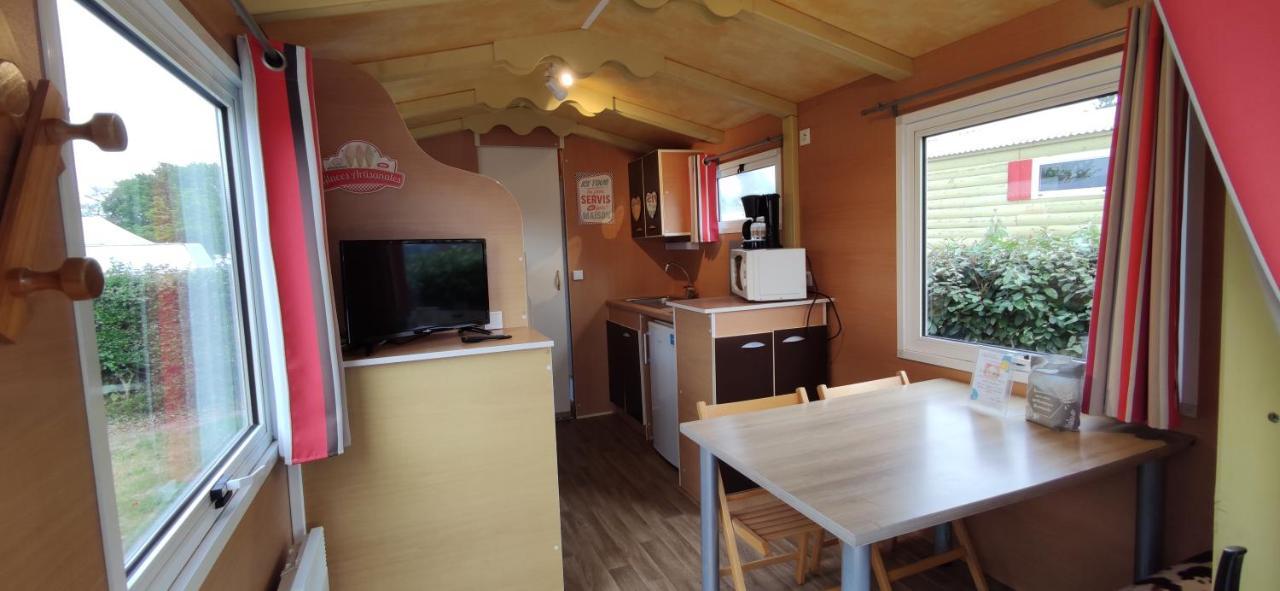 Camping Insolite Le Haut Village Saint-Michel-Chef-Chef Bagian luar foto