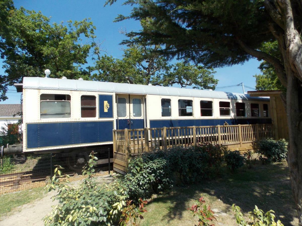 Camping Insolite Le Haut Village Saint-Michel-Chef-Chef Bagian luar foto