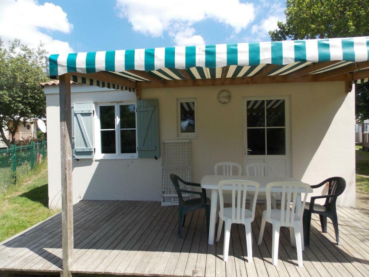 Camping Insolite Le Haut Village Saint-Michel-Chef-Chef Bagian luar foto