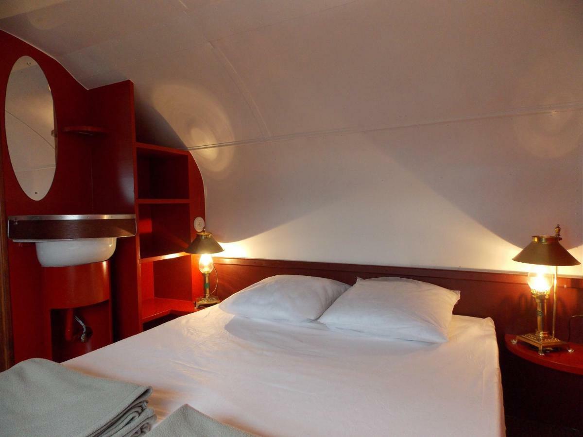 Camping Insolite Le Haut Village Saint-Michel-Chef-Chef Bagian luar foto