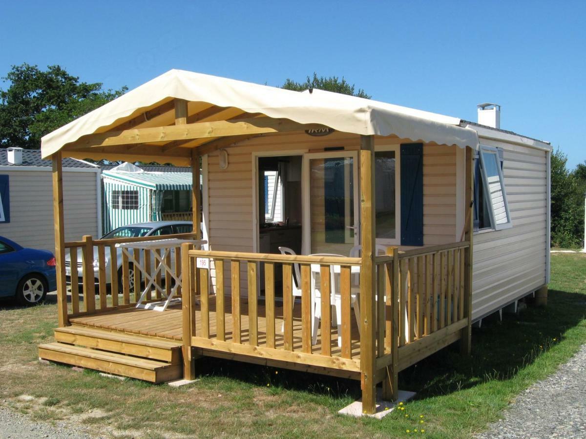 Camping Insolite Le Haut Village Saint-Michel-Chef-Chef Bagian luar foto